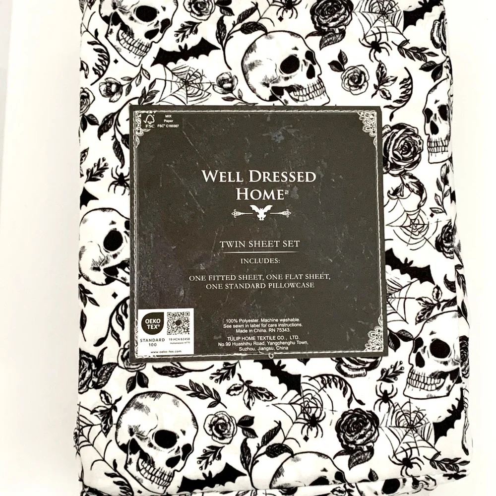Skulls Roses Bats Spiderwebs Floral Goth Sheet set - Twin - Black & White - NEW